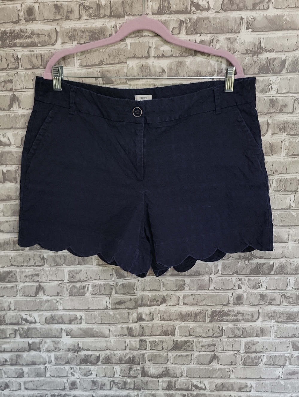 Crown & Ivy  Shelby Navy Scalloped-Hem Bermuda Shorts, Womens Size 14, Summer